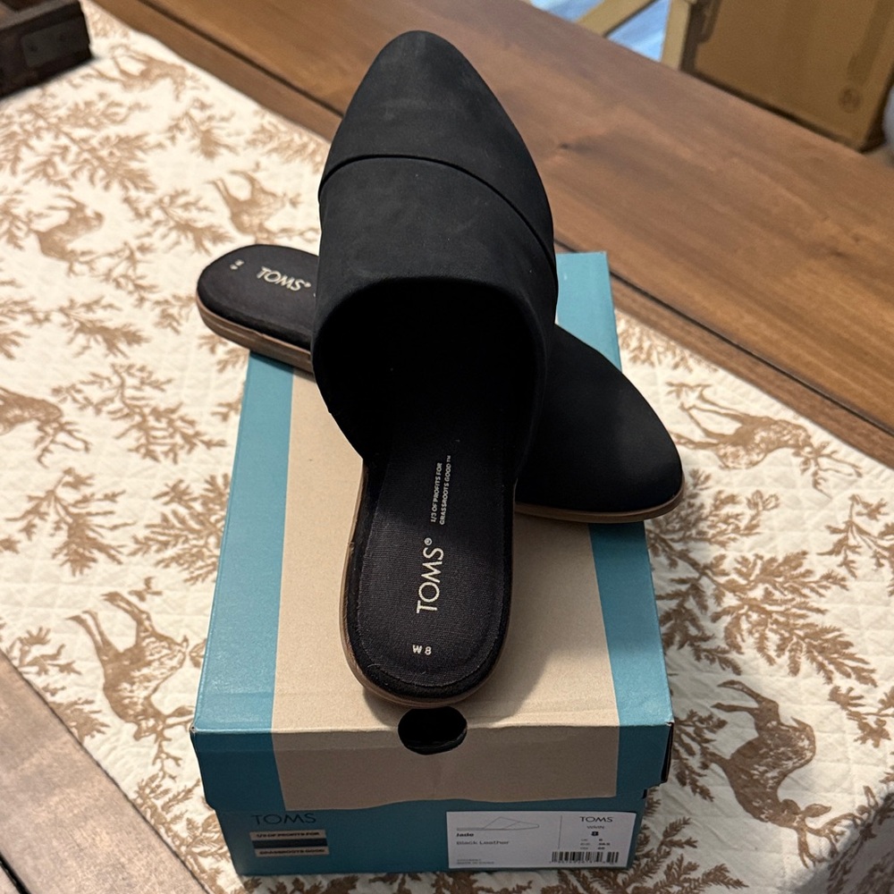 TOMS Women's Classic Black Loafers